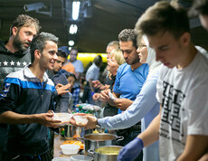Die Caritas hilft Flüchtlingen am Salzburger Hauptbahnhof