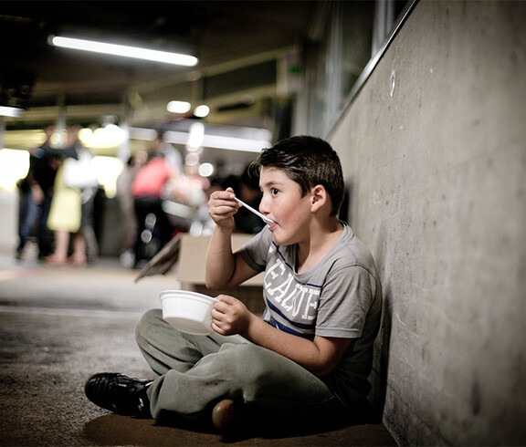 Die Caritas hilft Flüchtlingen am Salzburger Hauptbahnhof