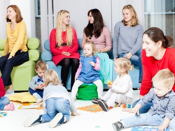 Mütter und Kinder