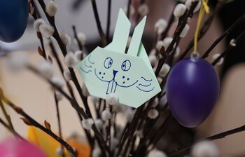 Osterhase aus Papier gefaltet
