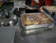 Lasagne in großen Formen