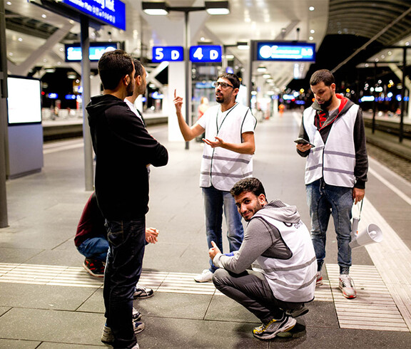Die Caritas hilft Flüchtlingen am Salzburger Hauptbahnhof