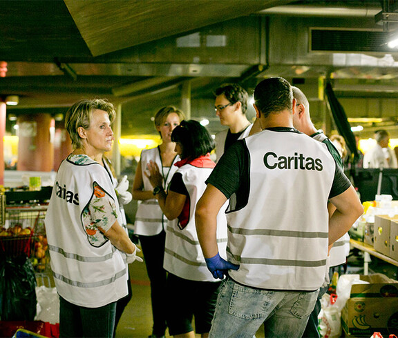 Die Caritas hilft Flüchtlingen am Salzburger Hauptbahnhof
