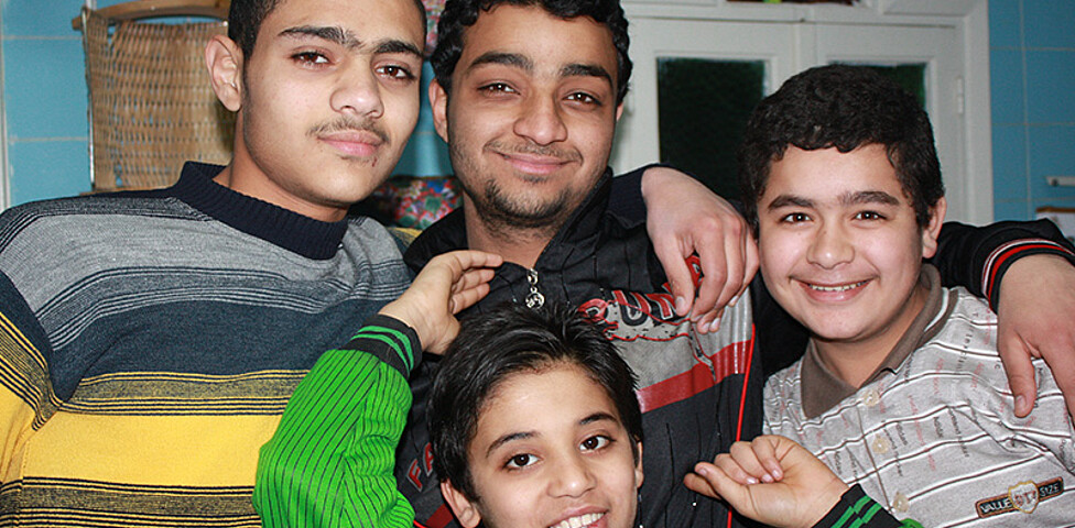 Vier Ägyptische Jugendliche im Betreuten Wohnen für Straßenkinder in Alexandria.